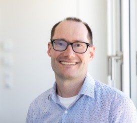 Adrian Hollenstein