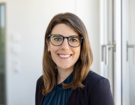 Angela Suter
